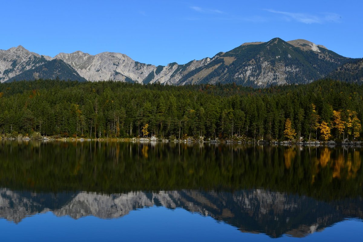 Der Eibsee im Herbst