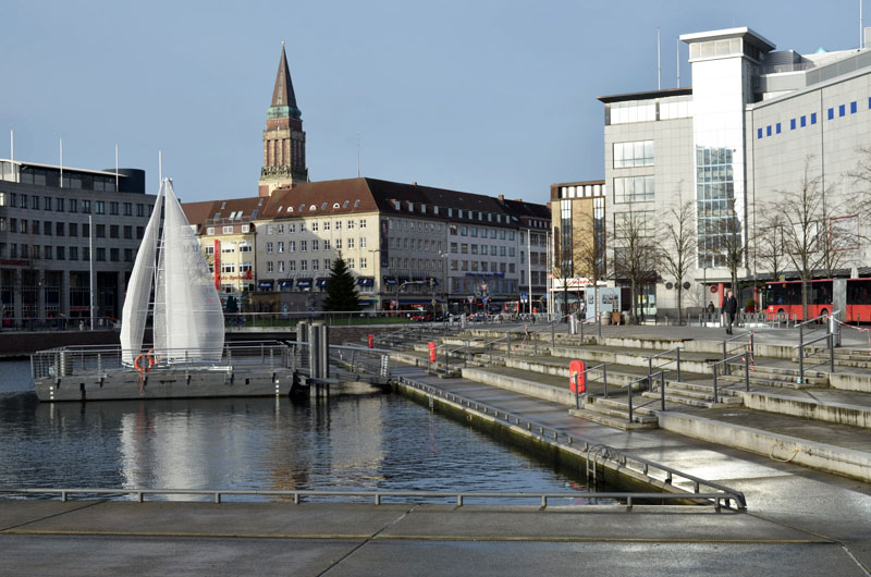 Der Kleine Kiel in Kiel. Ein kleiner Binnenhafen, der vielleicht noch mal etwas werden kann. Im Sommer vielleicht?

Kiel 0157 kleinerkiel