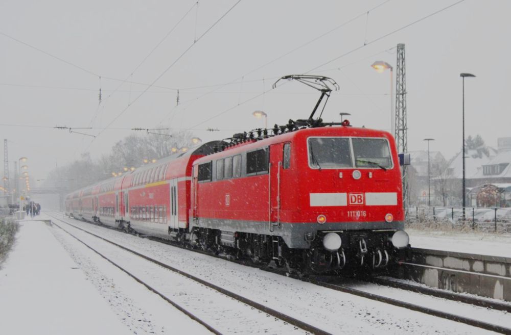 Die Verkehrsrote  111 016 in Übach - Palenberg