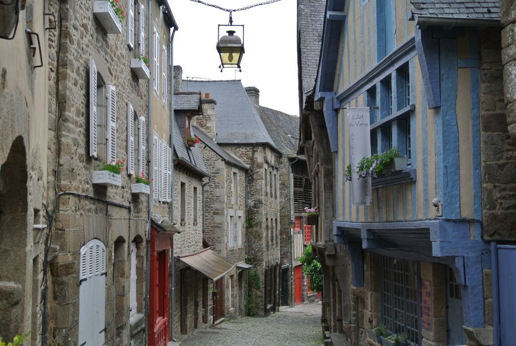 Dinan