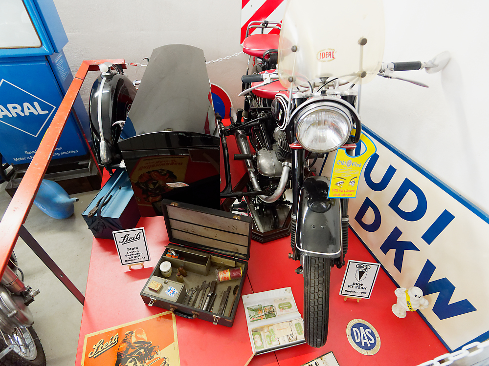 DKW mit Lastenbeiwagen.jpg