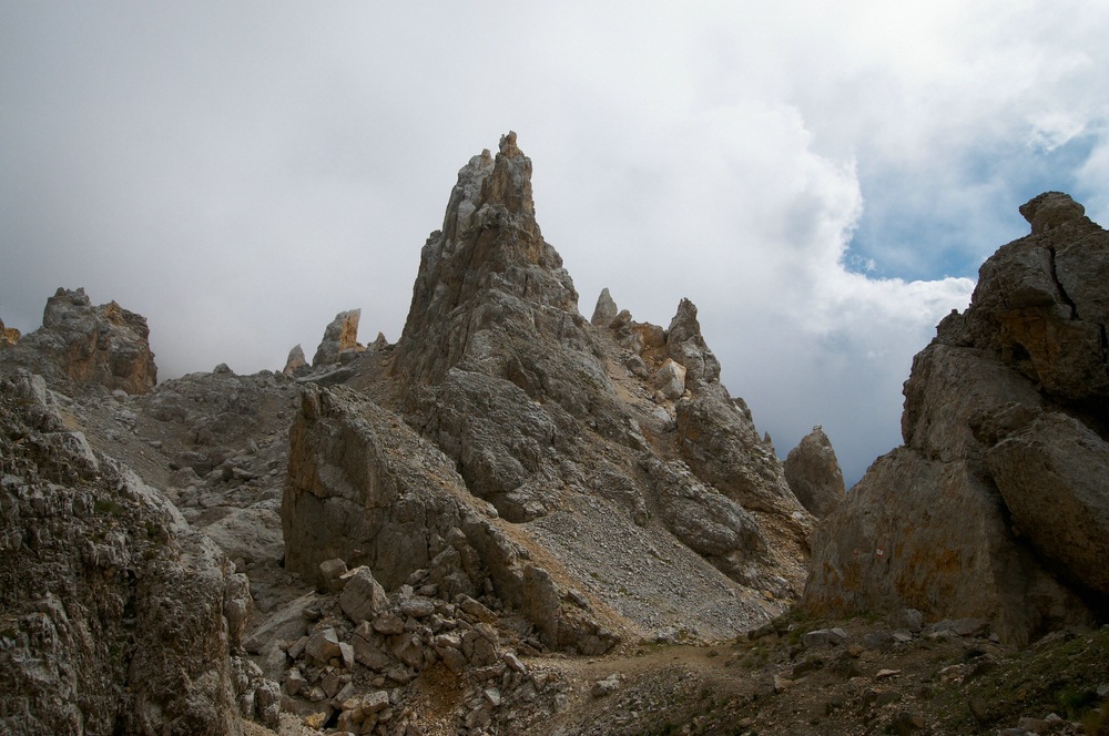 Dolomitenlandschaft bei der Gamsstallscharte im Latemar