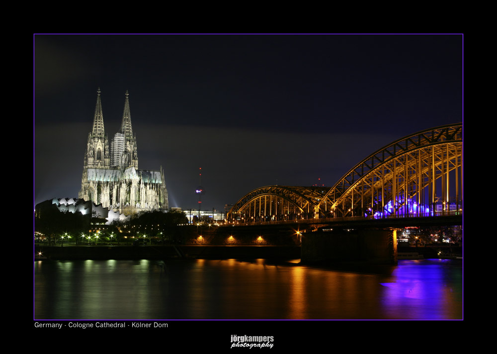Dom bei Nacht