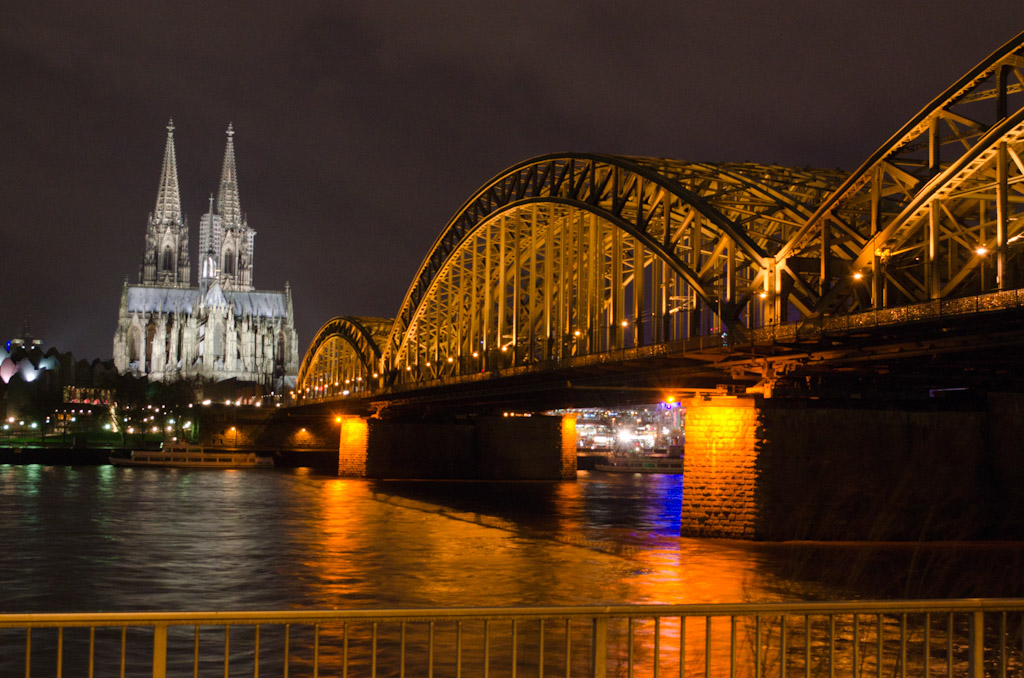 Dom mit Hohenzollernbrücke