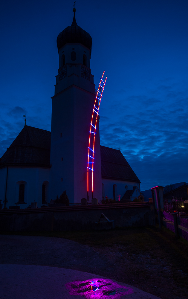 Dorfkirche zur blauen Stunde