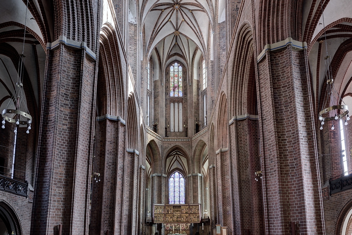 DSC5201_2_3_4_5_Fusion-Innenraum_ShiftN_klein.jpg