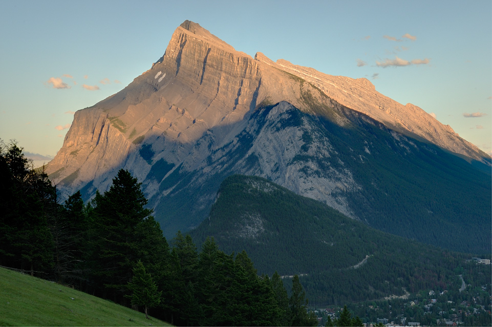 DSC8510 1 fused NF-F (HDRI)
Rundle Mountaion von der Mt. Norquay Road
Banff