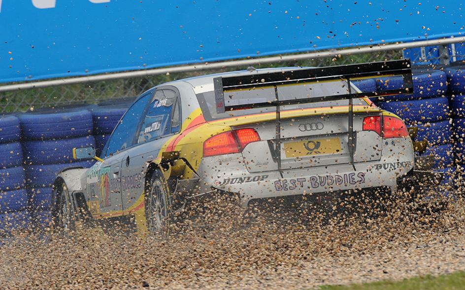 DTM 2008, Oliver Jarvis im Kies