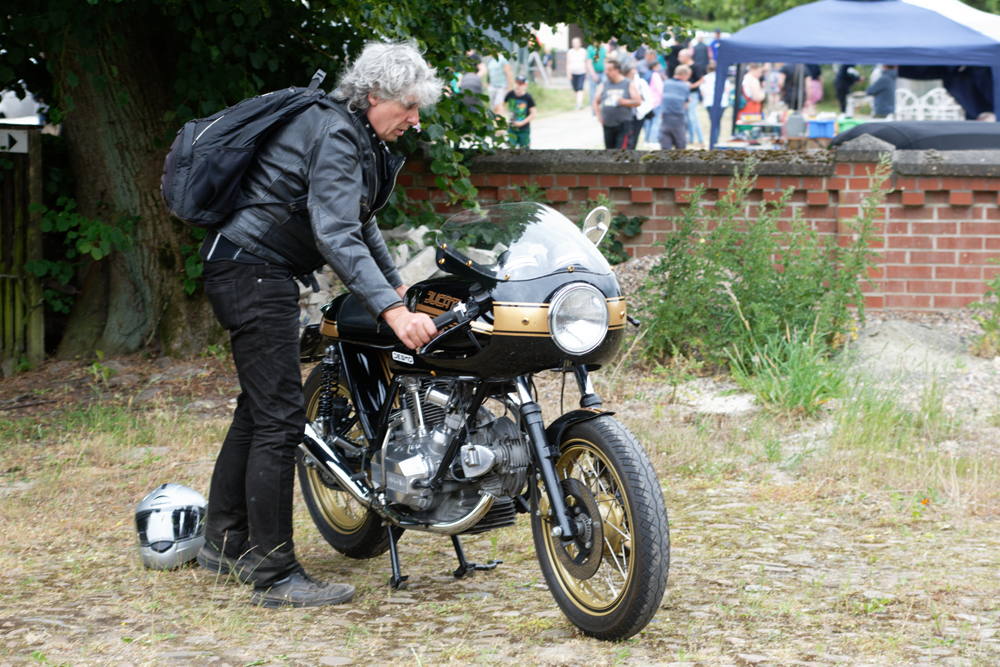 Ducati 900 SS Kickstart.jpg