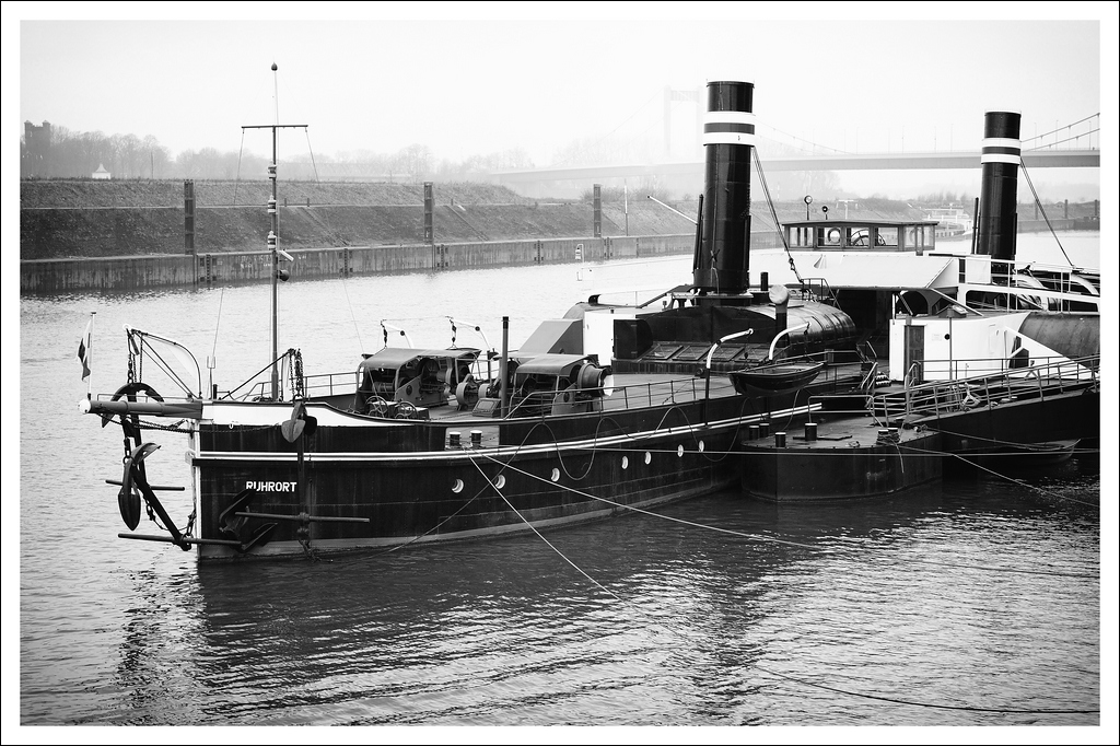 Duisburg - 26.02.2012 Radschlepper Oscar Huber 1922 (Alles was schwimmt)