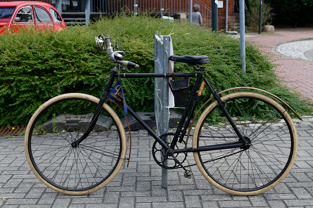 Dunlop 1902 Tour de France Siegermodell 1905.jpg