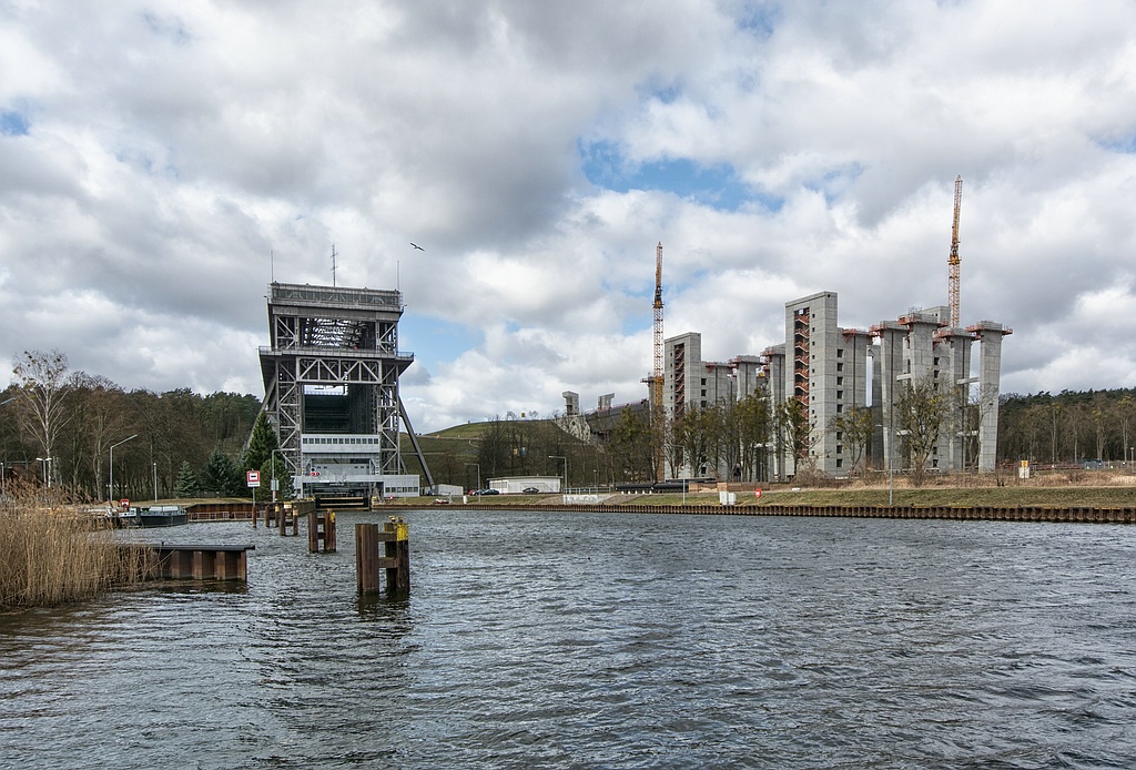E002825c