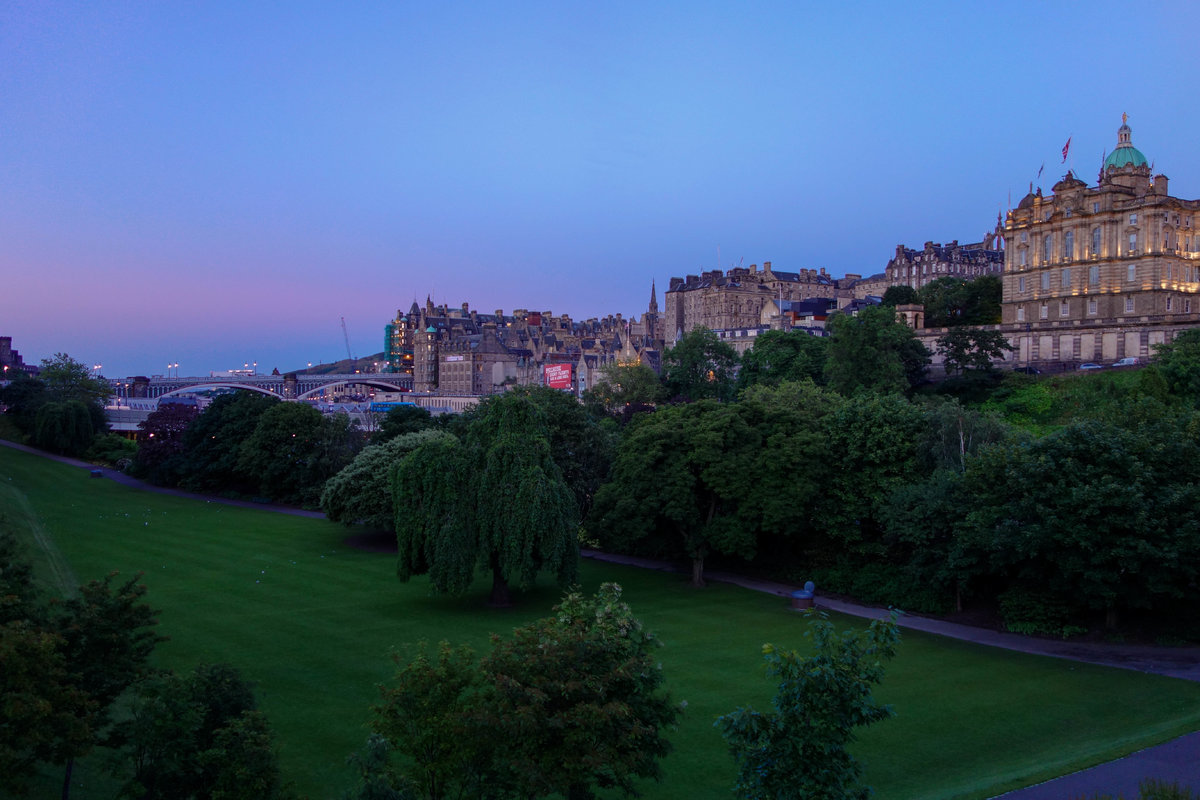 Edinburgh Panorama Abendstimmung.jpg