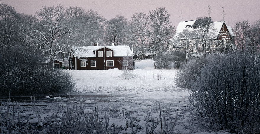 Edsbro Kyrka snö 2