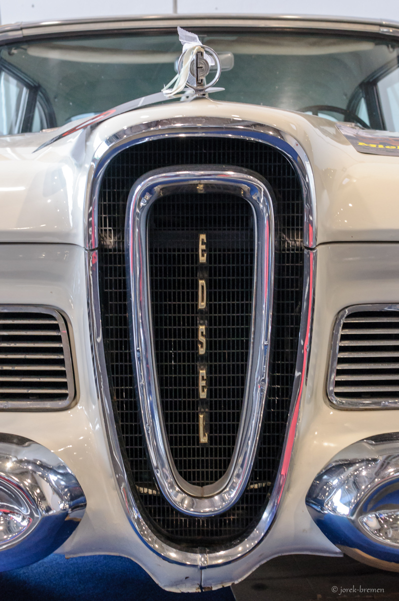 Edsel Pacer Detail