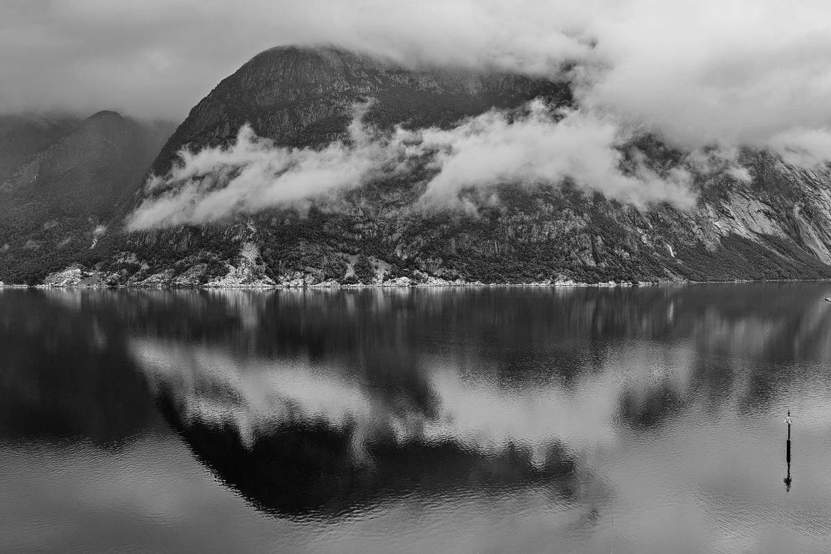 Eidfjord 2 BW.jpg