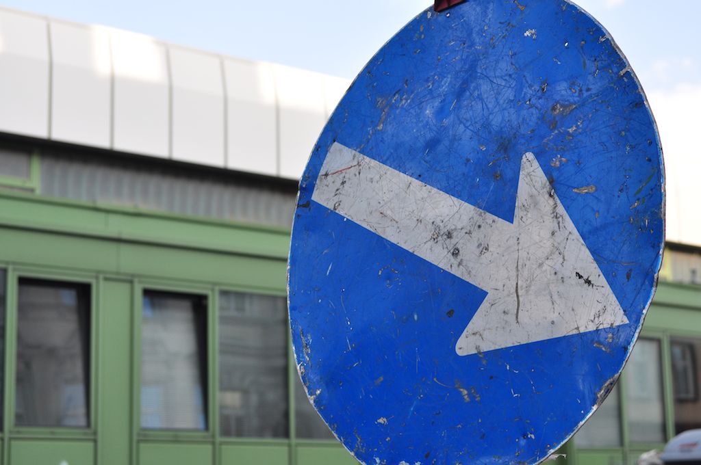 Ein Schild.
OOC, D90