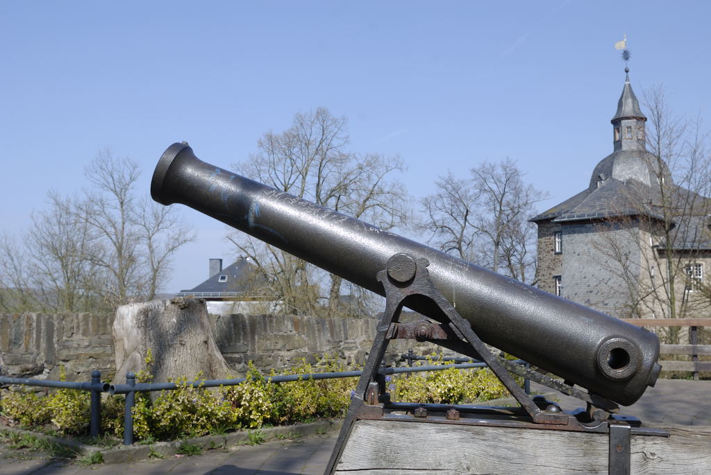 Eine Kanone