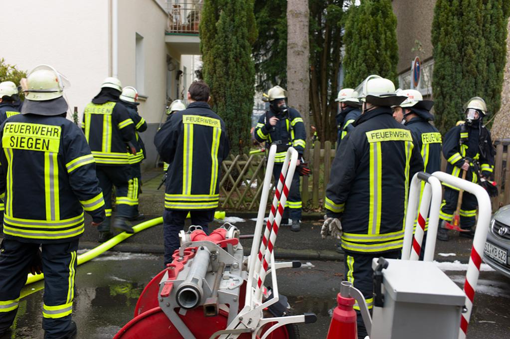 Einsatzkräfte vor Ort.   #2