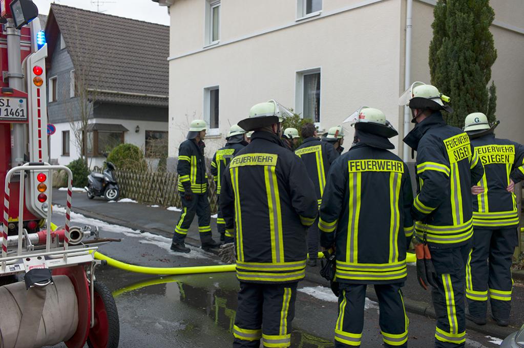 Einsatzkräfte vor Ort.   #7