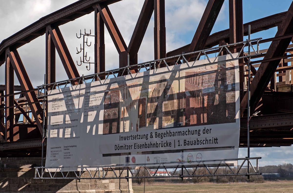 Eisenbahnbrücke 5.jpg