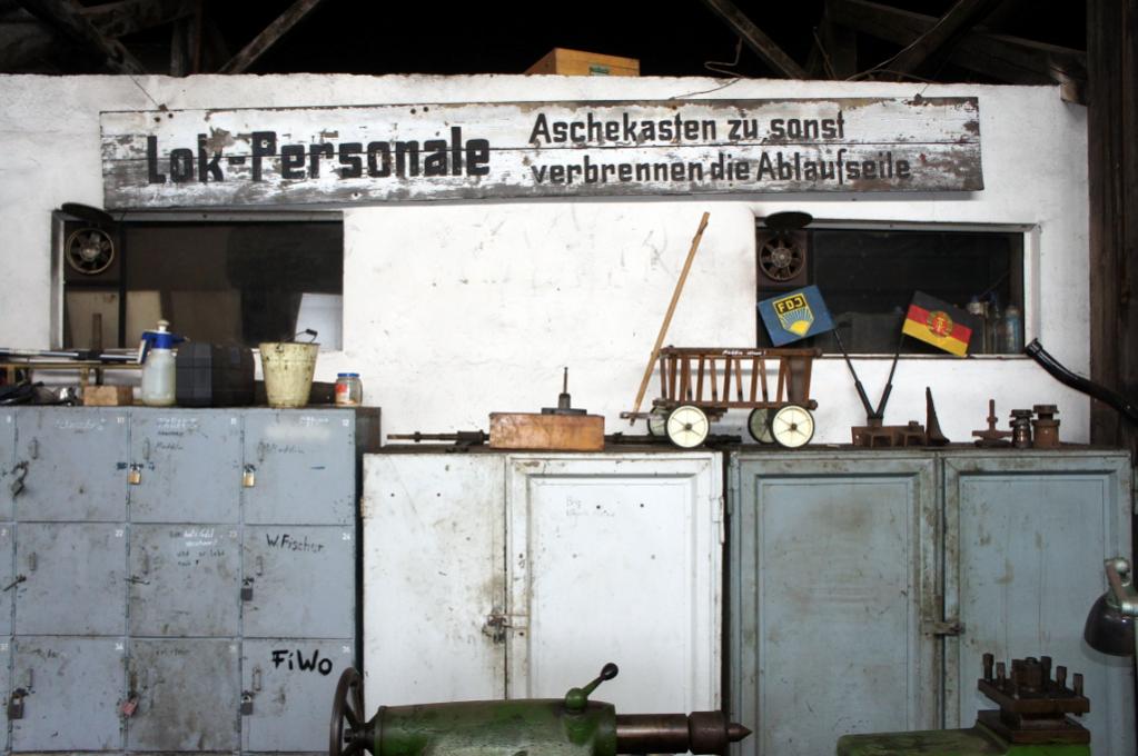 Eisenbahnmuseum Chemnitz: zur Erklärung:

http://www.sachsens-museen-entdecken.de/index.php?id=14&tx_museen_pi1[item]=1080