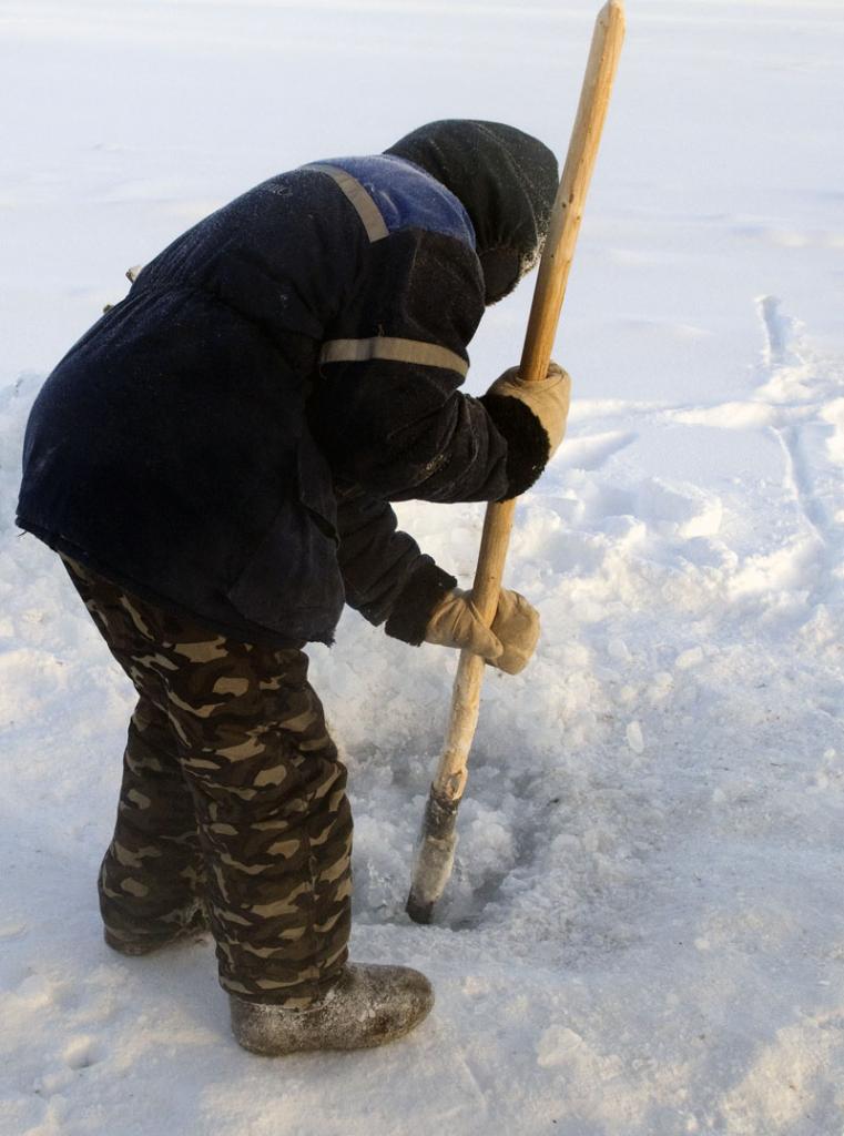 Eisfischen auf dem Indigirka River