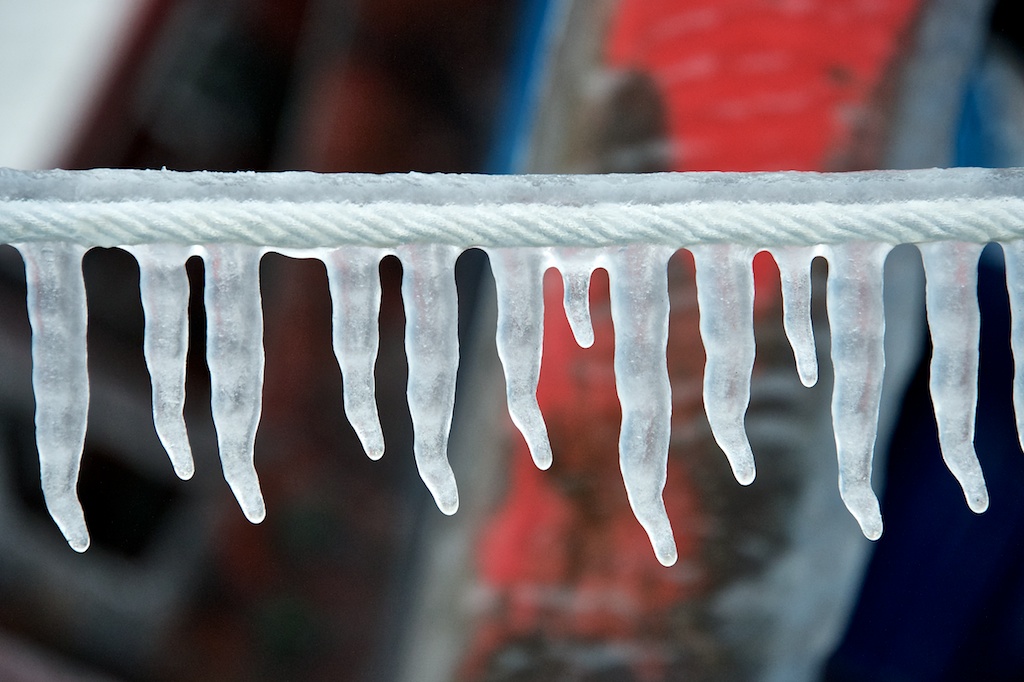 Eiszapfen am Raddampfer