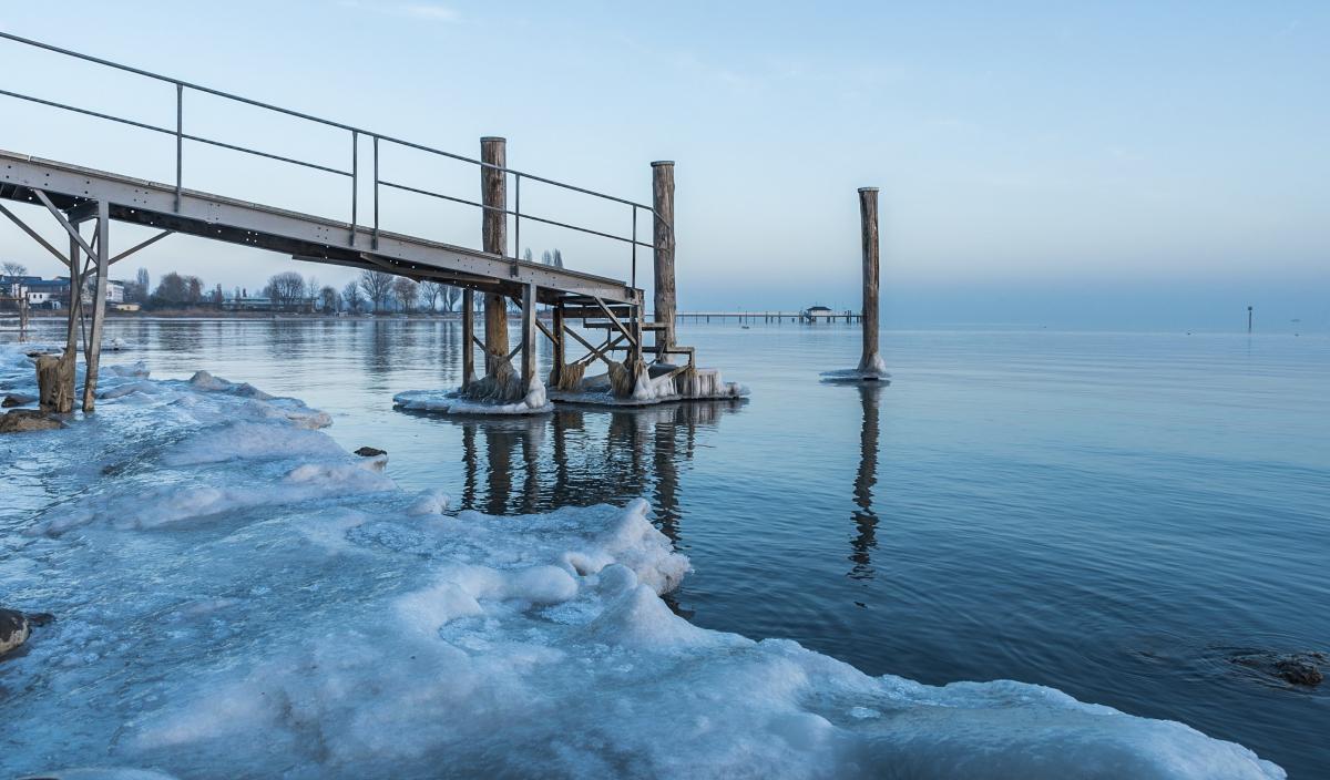 Eiszeit am See 

Im Januar 2017 hatten wir mal wieder einen „echten“ Winter am See mit  gefrorenem Uferbereich