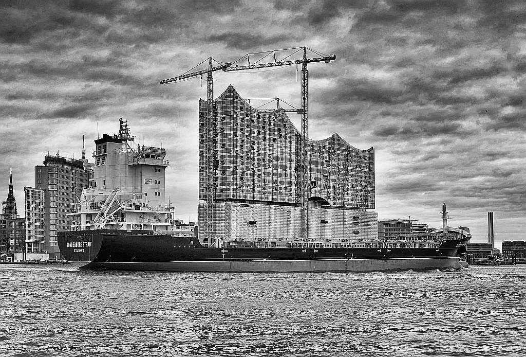 Elbphilharmonie,Landungsbrücken 006 DxOVP v g