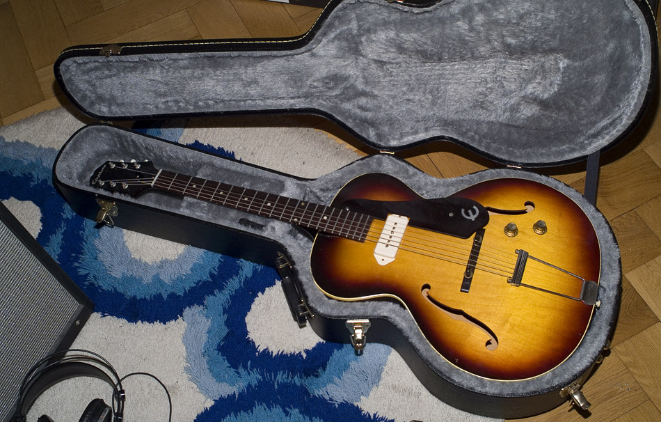 Epiphone 1
