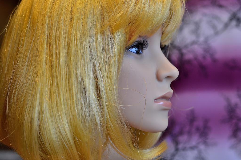 Evi blond