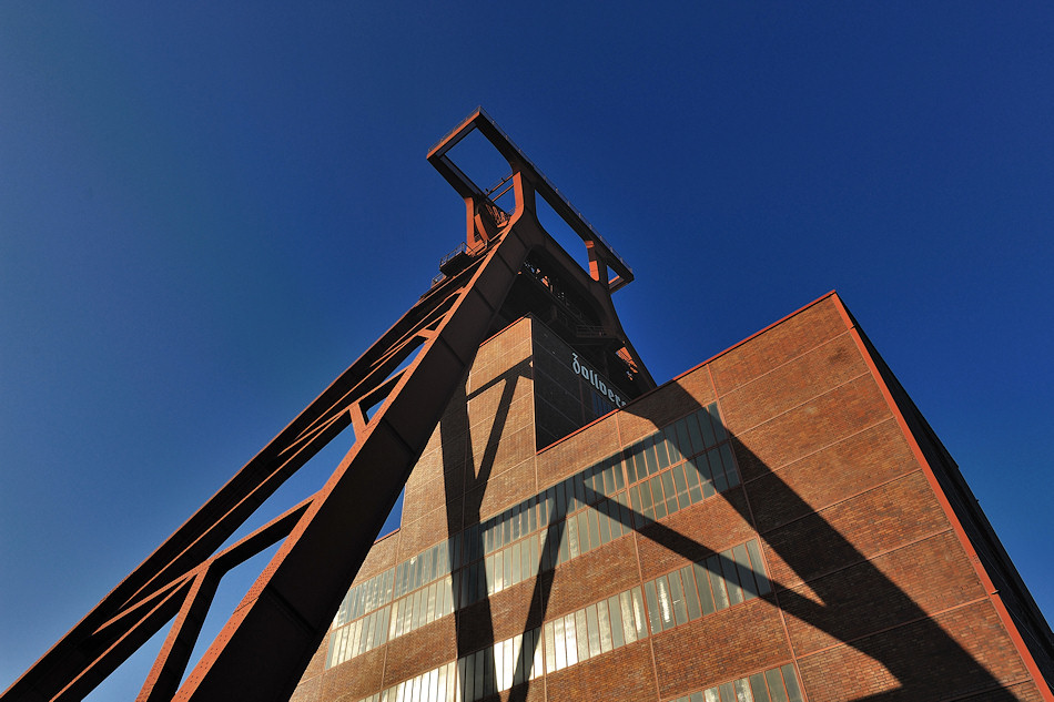 Förderturm XII Zeche Zollverein - 10/2009 -