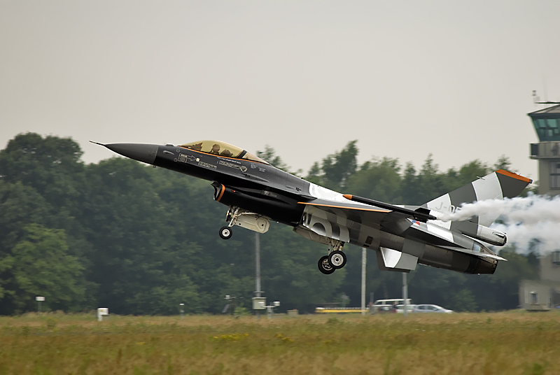 F-16