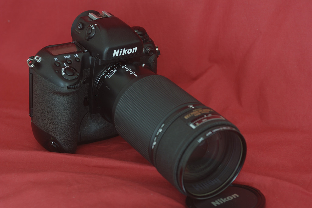 F-5
AF Nikkor 80-200 1:2,8