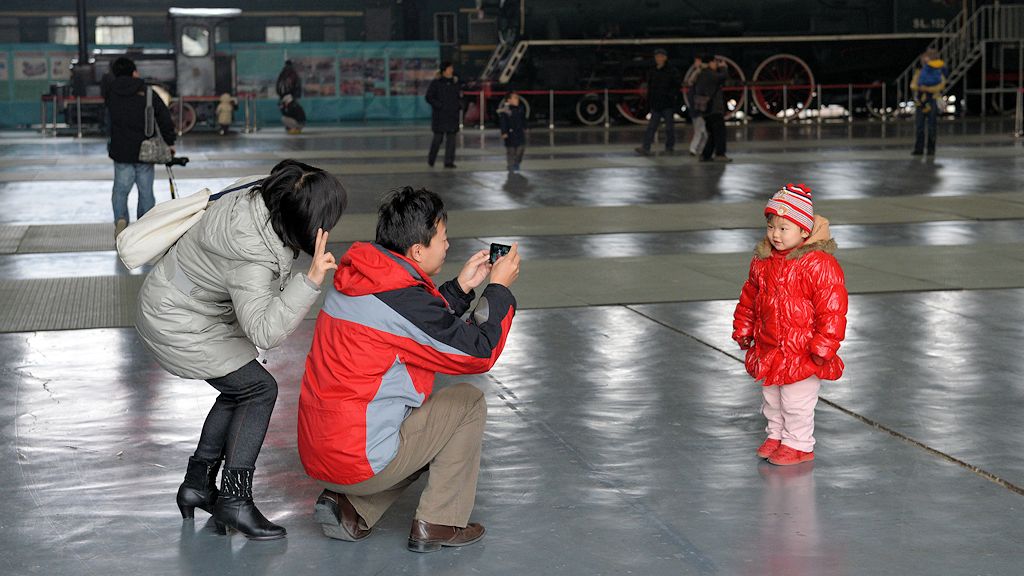 Familie im Eisenbahnmuserum in Peking
5608