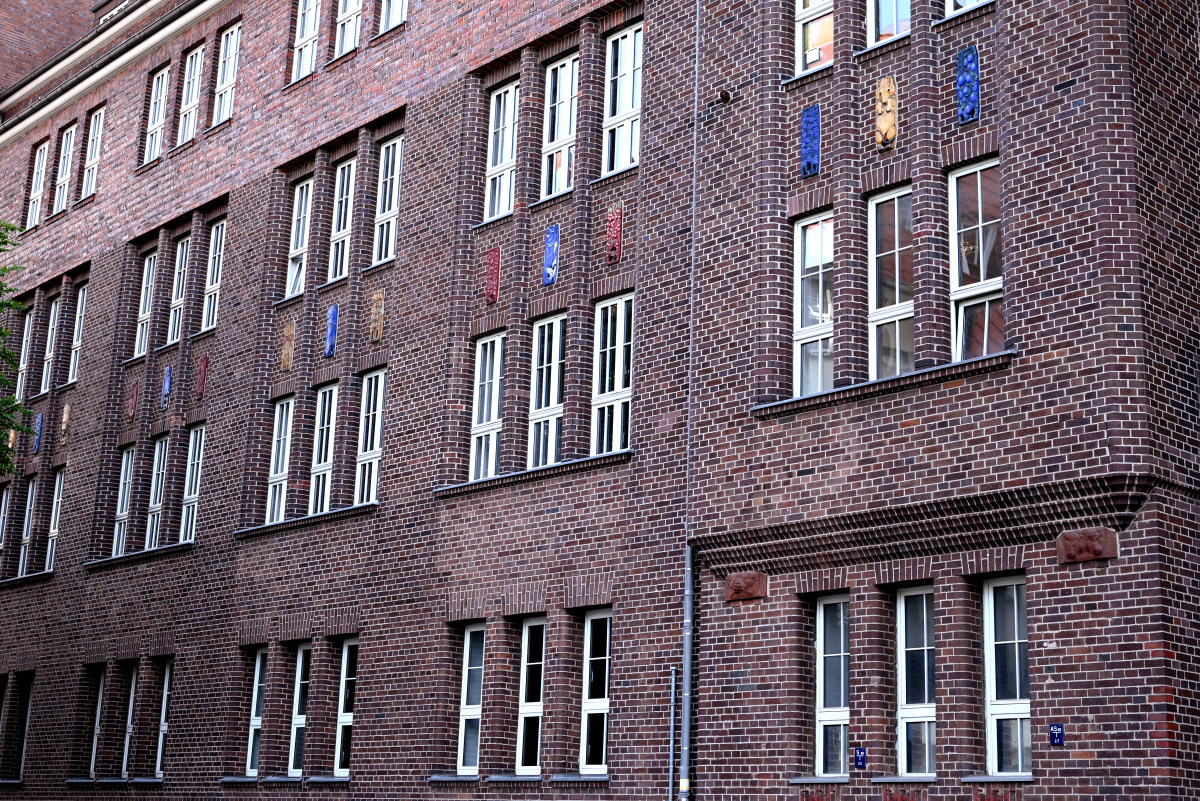 Fassade des Podbi-Parks