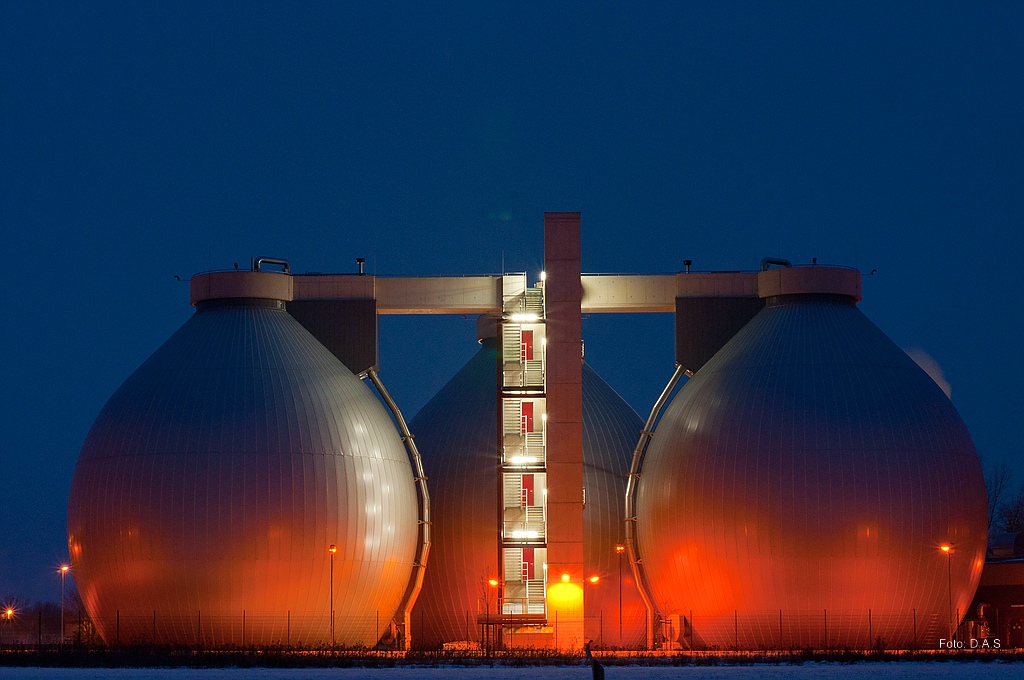 faule Eier
240113 D 015 NF

Faultürme zur Ausfaulung des Klärschlammes. Das dabei entstehende Gas Methan wird als Brennstoff zur Energieversorgung gen