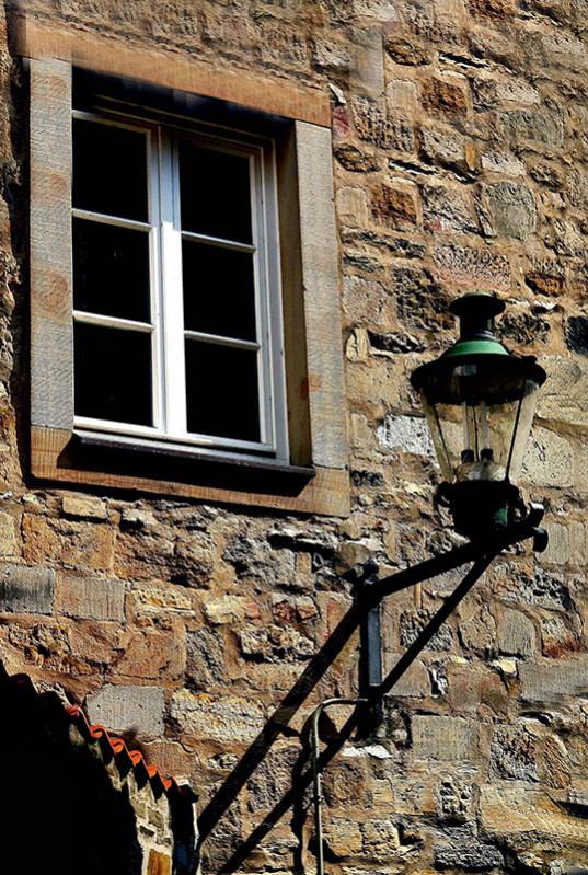 fenster mit lampe