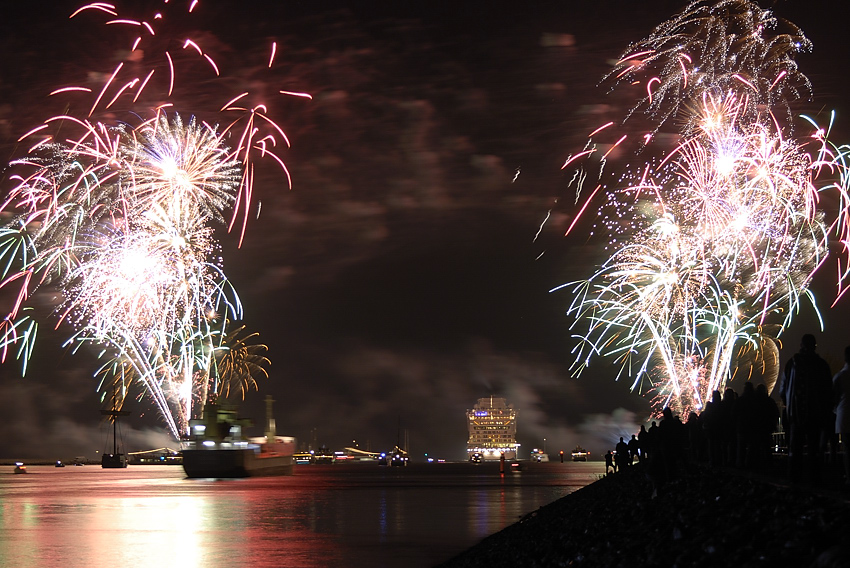 Feuerwerk zur Taufe der Aida Bella 1