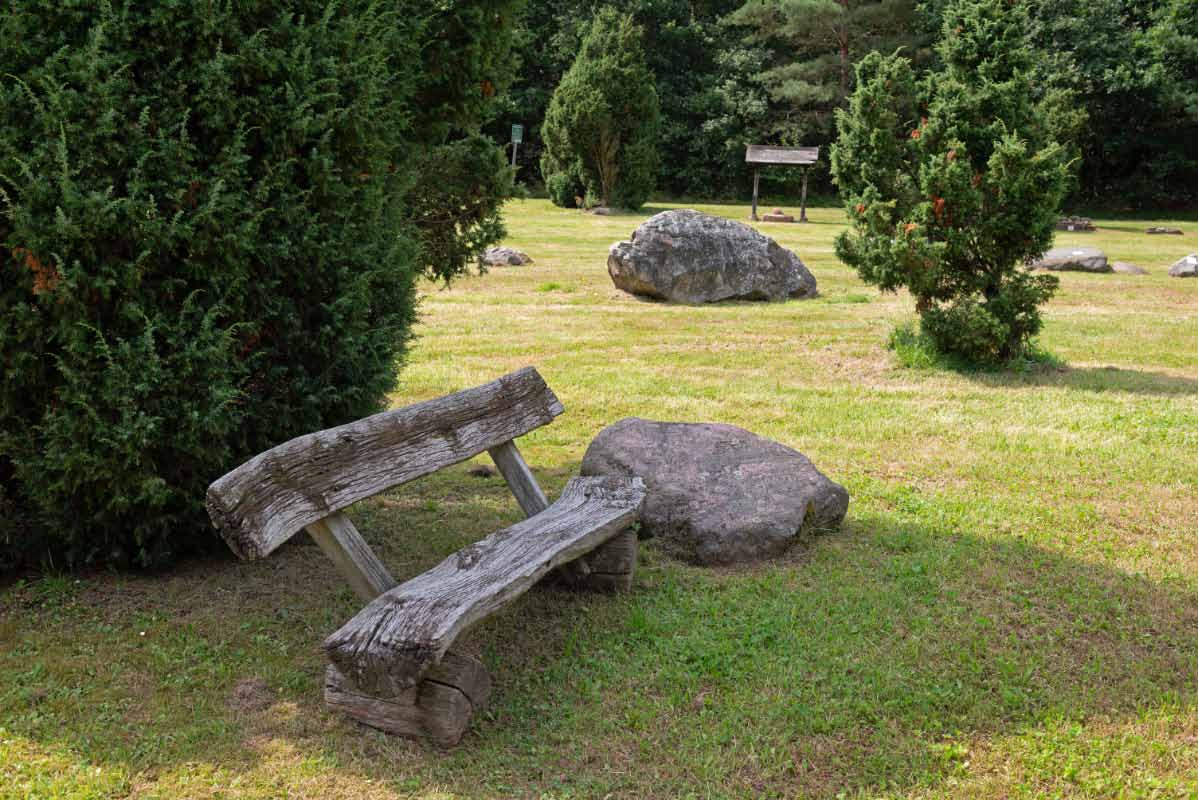 Findlingsgartenbank.jpg