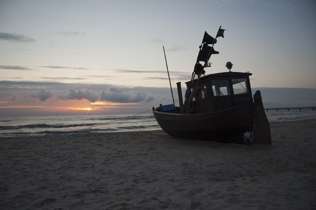 Fischerboot am Strand von Ahlbeck