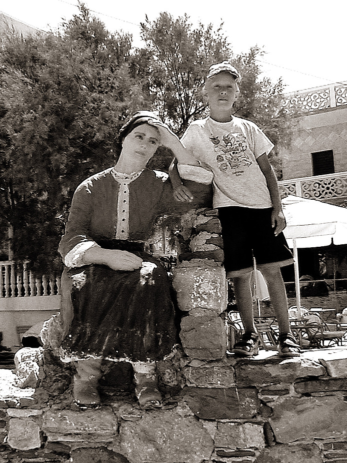 flo und statue