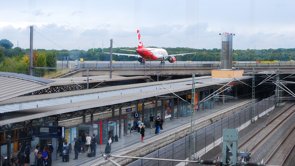 Flughafen Bahnhof