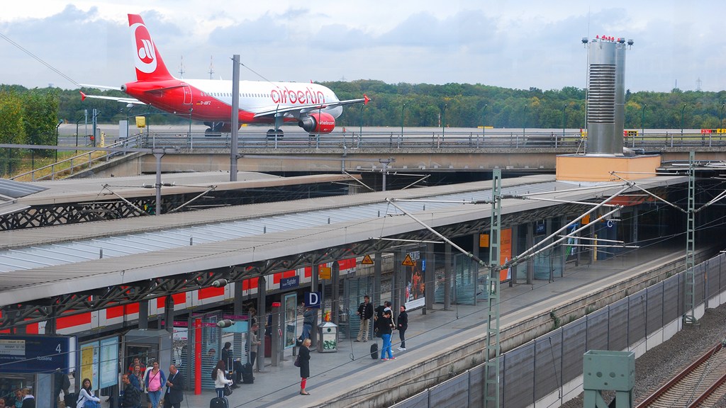 Flughafen Bahnhof