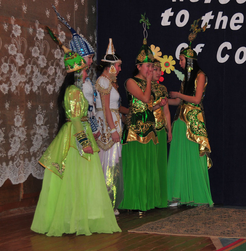 Folklore in der Schule von Tomtor