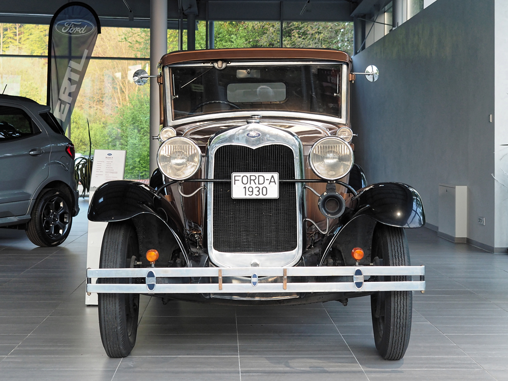 Ford A 1930 Front.jpg