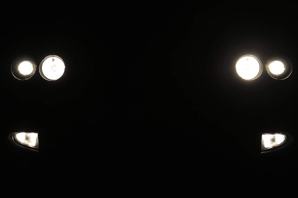 Ford Galaxy in der Nacht