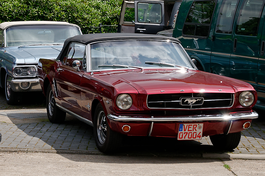 Ford Mustang.jpg