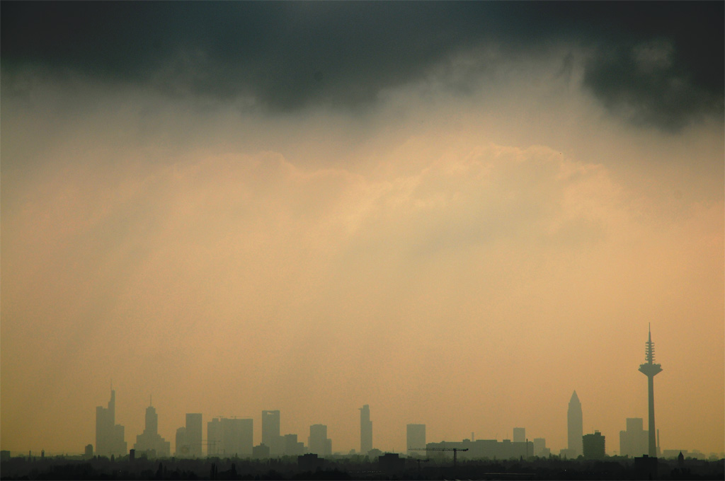 Frankfurt im Morgennebel